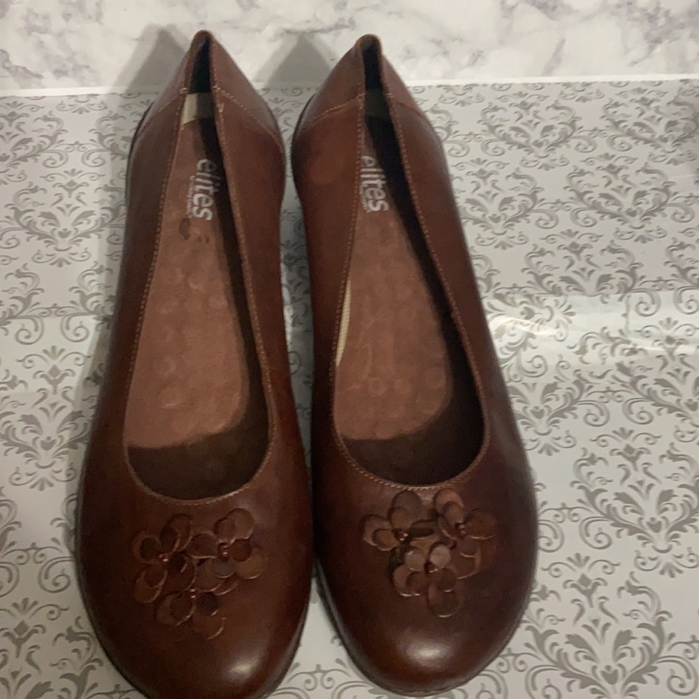 Women's Brown Leather Flats